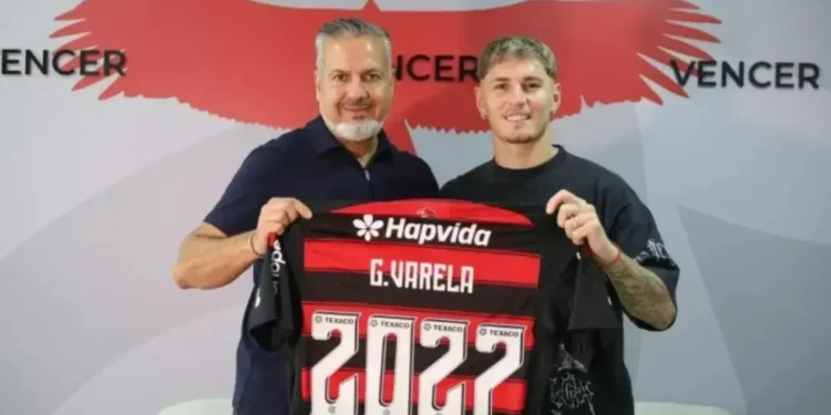 Varela renovou com o Flamengo até 2027 • Divulgação/Flamengo