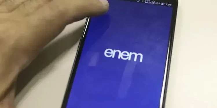 A proposta é oferecer um ambiente virtual prático e acessível com vídeos curtos, focados nos temas de maior incidência no Enem • Marcello Casal Jr/Agência Brasil