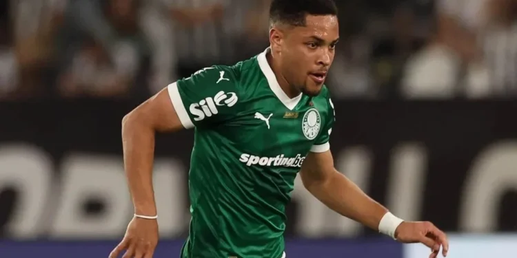 Vitor Roque em jogo do Palmeiras contra o Botafogo  • Foto: Cesar Greco/Palmeiras/by Canon