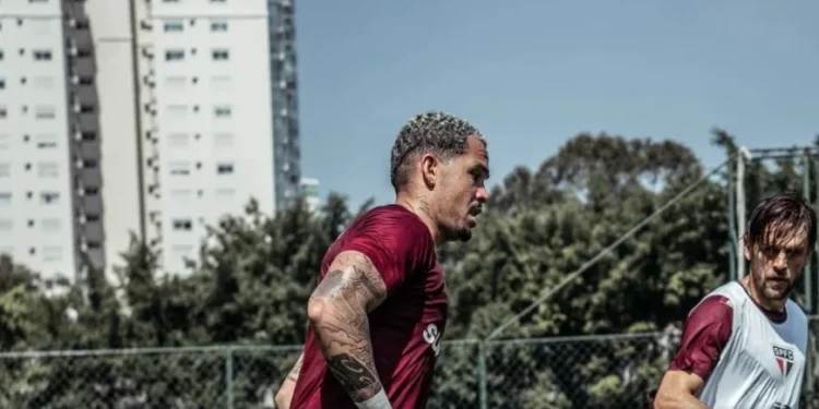 Luciano em treino do São Paulo • Pedro Guedes / São Paulo