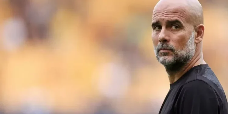 Pep Guardiola na estreia do Manchester City na Premier League 25/26 — Foto: Simon Stacpoole/Offside/Offside via Getty Images