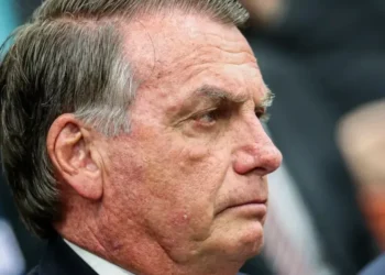 PF aponta que Bolsonaro burlou STF e compartilhou 300 vídeos pelo Whatsapp