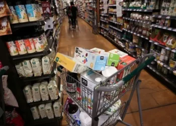 Supermercado em Nova York • 10/06/2022. REUTERS/Andrew Kelly/ File Photo