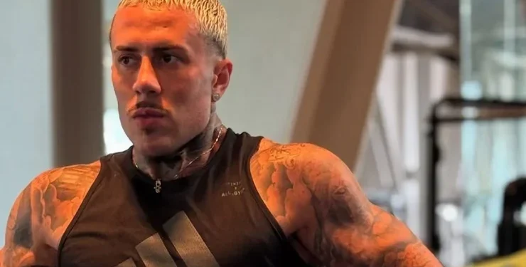 Personal de MC Daniel mostra transformação do cantor 1 ano após treinos