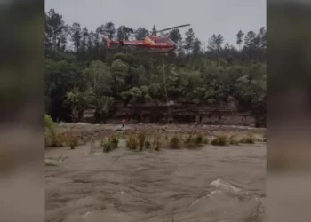 Resgate exigiu apoio de outras equipes da região, além de um helicóptero  • Corpo de Bombeiros de Santa Catarina