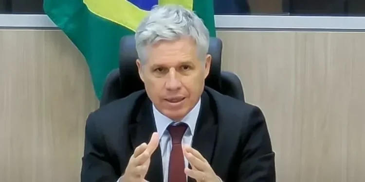 O ministro do Desenvolvimento Agrário, Paulo Teixeira • CNN