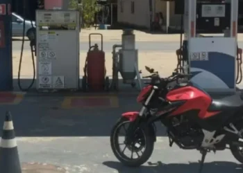 Foram roubados cerca de R$ 2.300 em espécie, e o aparelho celular de um dos funcionários — Foto: SSP/ Divulgação