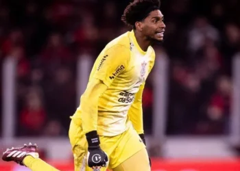 Hugo Souza, do Corinthians, durante partida contra o Athletico-PR pela Copa do Brasil  • Rodrigo Coca/Corinthians