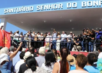 Governador Wanderlei Barbosa participa da missa campal do Senhor do Bonfim, maior evento religioso do Estado. Foto: Adilvan Nogueira/Governo do Tocantins