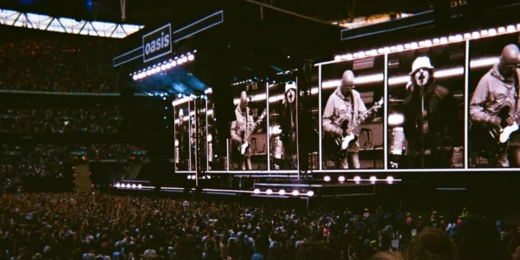 Em turnê nostálgica, Oasis está revivendo o otimismo arrogante dos anos 90
