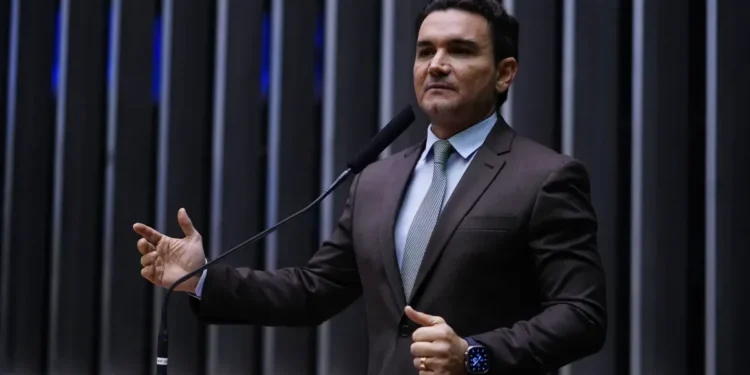 Ministro minimiza pressão, garante obras e diz que COP30 será “a melhor”