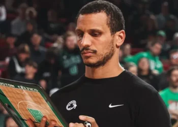 Joe Mazzulla, técnico do Boston Celtics • Reprodução/X/@celtics