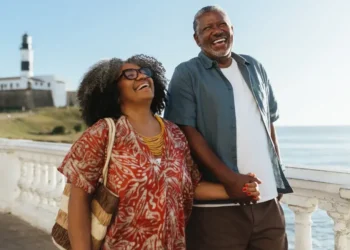 Pesquisa mostrou que pessoas que vivem próximas ao litoral podem viver mais do que aquelas que moram em regiões urbanas • JLco - Julia Amaral/GettyImages