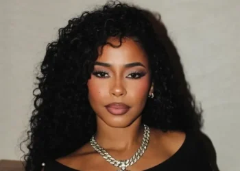 Lorena Maria deu à luz Rás em fevereiro deste ano e revelou mudanças no corpo • Instagram/Lorena Maria