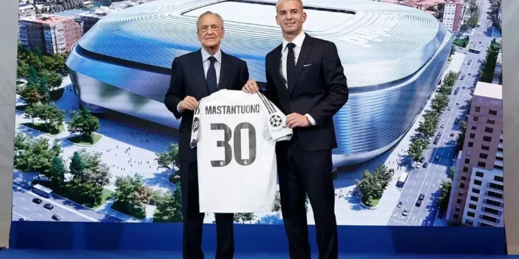 1 de 5
Mastantuono é apresentado no Real Madrid • Divulgação/Real Madrid