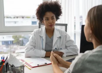 Falência ovariana pode ser consequência dos tratamentos contra o câncer • Freepik