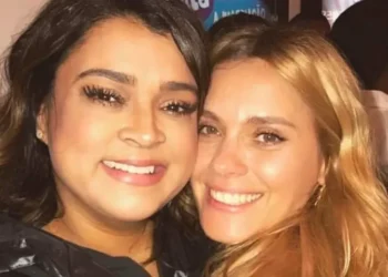 Carolina Dieckmann se declara a Preta Gil horas antes de nova cirurgia da cantora • Instagram