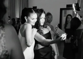 Selena Gomez posta foto com Maisa • Instagram / Selena Gomez