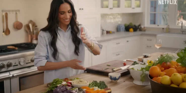 Meghan Markle cozinha e até cuida de uma colmeia no trailer de "White love, Meghan", sua série de lifetyle na Netflix  • Reprodução/YouTube