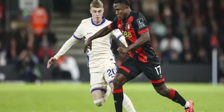 Cruzeiro negocia contratação de atacante da Premier League