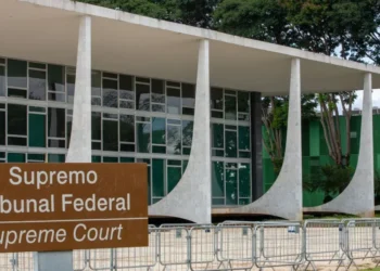 8/1: STF condena homem que sentou na cadeira de Moraes a 17 anos de prisão