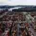 Imagem de drone mostra conteineres no Porto de Santos (SP)  • Amanda Perobelli/Reuters