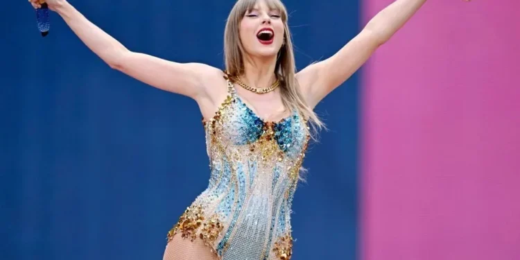 Após anunciar álbum, Taylor Swift monta playlist e gera teorias entre fãs