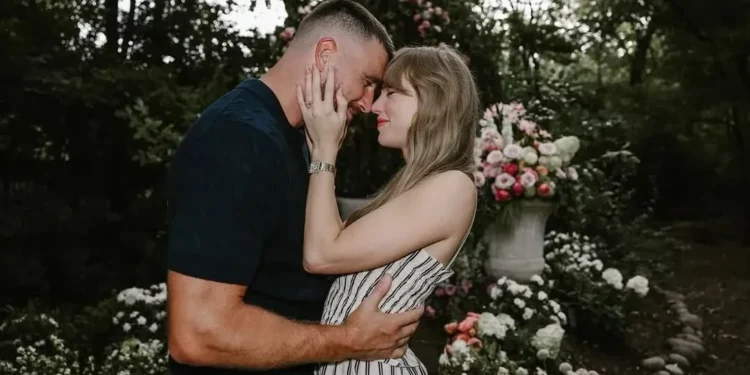 Taylor Swift anuncia noivado com Travis Kelce; veja fotos