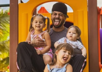 Zé Felipe é pai de três: Maria Alice, Maria Flor e Zé Felipe • Instagram/Zé Felipe