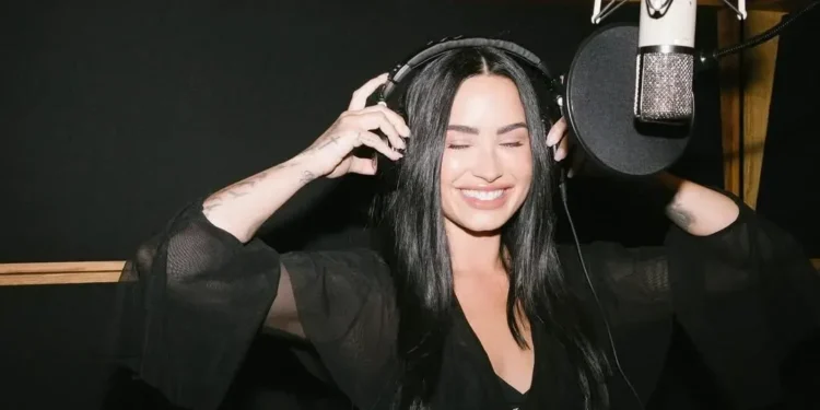 “Não me levei tão a sério”: Demi Lovato detalha novo álbum