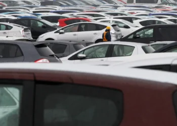 Produção de veículos sobe 3%, mas vendas caem em agosto, diz Anfavea