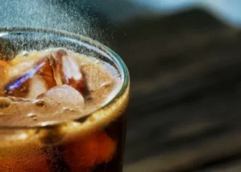 Adoçantes artificiais envelheceram cérebro em mais de 1,5 anos, diz estudo