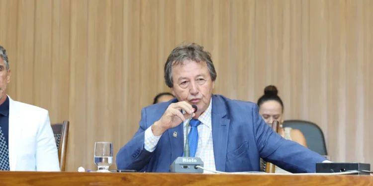 Deputado Vilmar solicita monitoramento e fiscalização para evitar depredação em Píer de Dianópolis