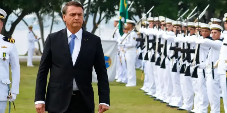 Perda de patente: entenda processo contra Bolsonaro e generais condenados