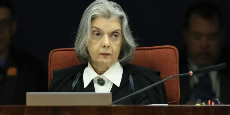 Cármen Lúcia reforça competência do STF para julgar ação do plano de golpe