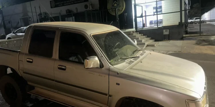 Em Divinópolis, ação conjunta da Polícia Civil resulta em prisão de homem, apreensão de adolescente e recuperação de veículo furtado