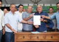 Em parceria com prefeitura de Figueirópolis, governador Laurez assina Ordem de Serviço para a reforma do Estádio municipal