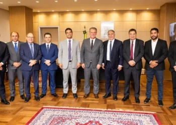 Governador Laurez Moreira se reuniu com o ministro da Agricultura, Carlos Fávaro, para alinhar ações que vão fortalecer as estradas rurais do Tocantins e apoiar os municípios na logística agrícola  - (Crédito foto: Vinícius Santa Rosa/Governo do Tocantins)