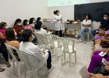 Gestantes e pais durante a programação do curso no Hospital Regional de Gurupi.