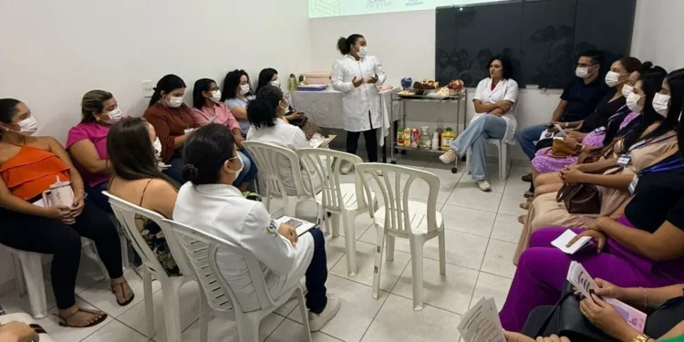 Gestantes e pais durante a programação do curso no Hospital Regional de Gurupi.