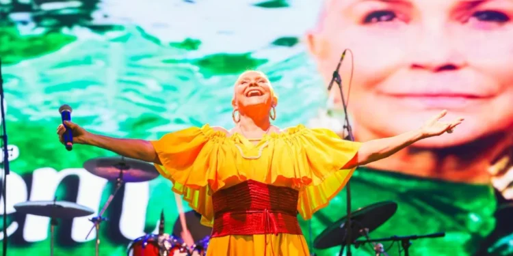 Fafá de Belém emociona público do 19º Festival Gastronômico de Taquaruçu