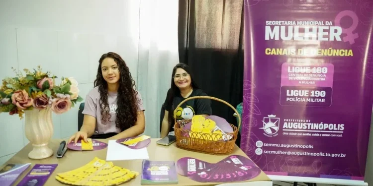 Equipe da Secretaria Municipal da Mulher presente - Foto: Rafael Batista/Comunicação DPE-TO