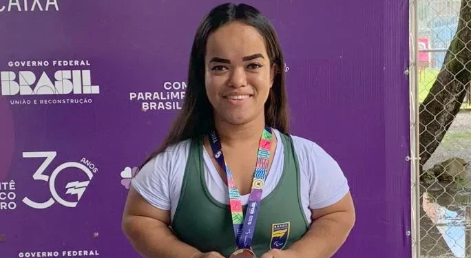 Ex-estudante da rede estadual, Aline Jordânia vai representar o Brasil no Parapan Americano no Chile na modalidade halterofilismo - Dicom Seduc/ Governo do Tocantins