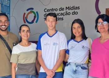 Equipe que participará da X Feira Brasileira de Iniciação Científica de Joinvile