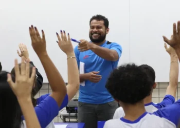 Governo inicia aulas preparatórias para exames e vestibulares a estudantes da rede estadual