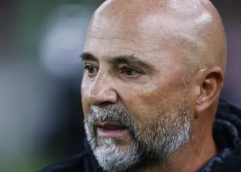 Antes fora dos planos, Sampaoli entra na pauta do Atlético-MG