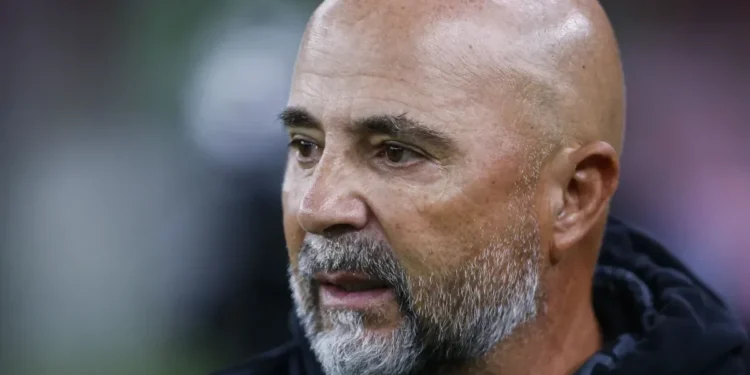 Antes fora dos planos, Sampaoli entra na pauta do Atlético-MG