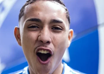 Jogador foi anunciado nesta terça (2)  • Foto: Reprodução / @Cruzeiro