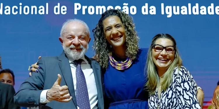 Lula exalta avanço de negros em programas sociais e no acesso à educação