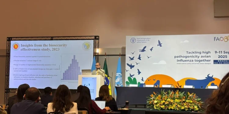 Adapec participa de discussão global sobre influenza aviária em Foz do Iguaçu